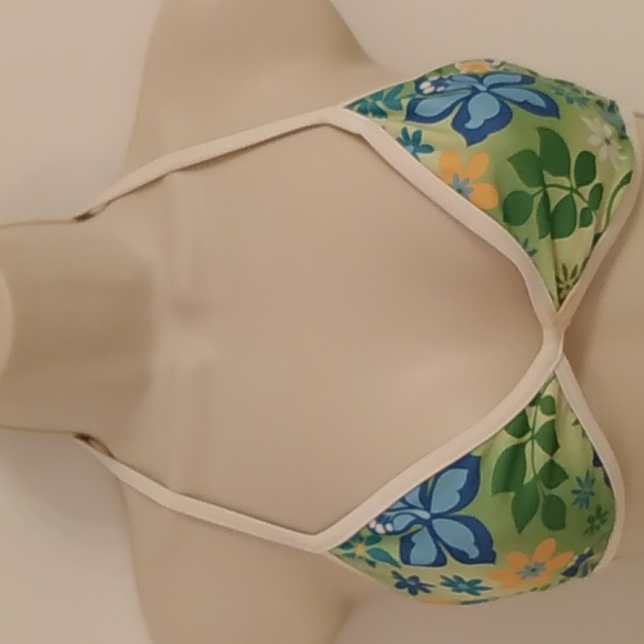 Bikini Tops with Bottom - Picture 6 of 7